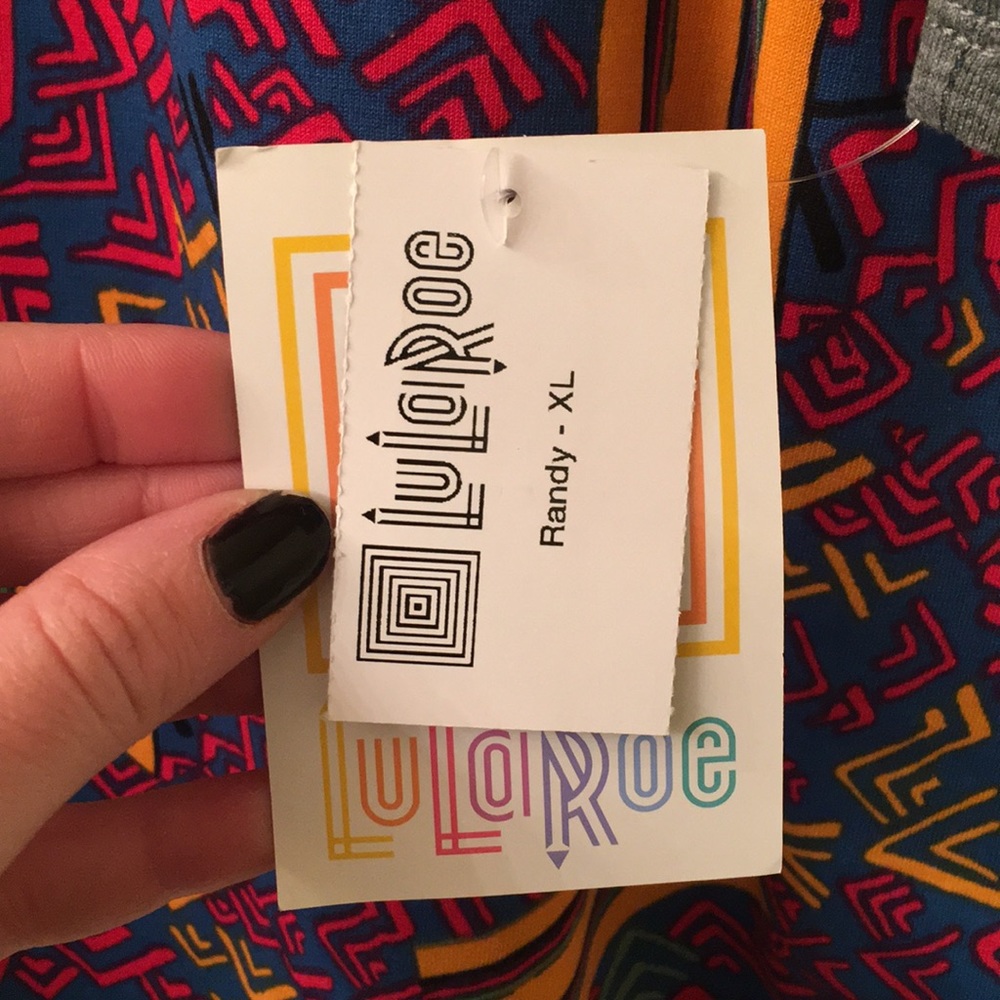 🆕 LuLaRoe Randy Baseball Tee - Picture 2 of 4